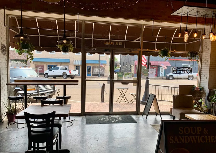 More Photos Of 111 E Main St, Atlanta Restaurant For Sale
