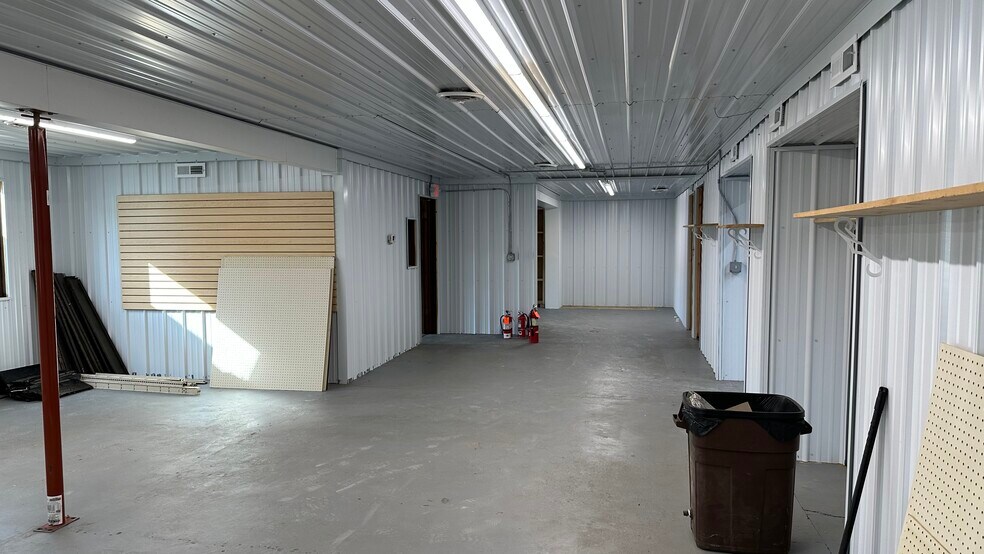 More Photos Of 7955 Euclid Chardon Rd, Kirtland Manufacturing For Sale