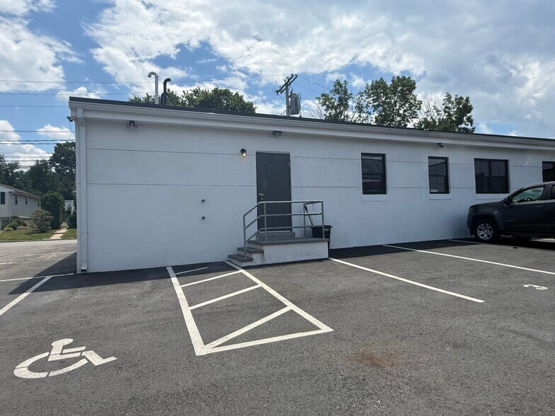 More Photos Of 70 Clematis Ave, Waltham Manufacturing For Lease