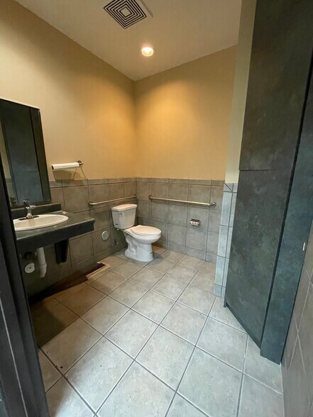 More Photos Of 2033 E Warner Rd, Tempe Office For Sale