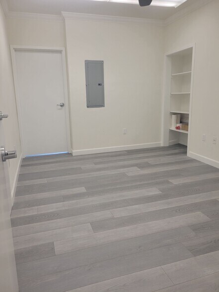 More Photos Of 953 Washington St, San Carlos Warehouse For Sale