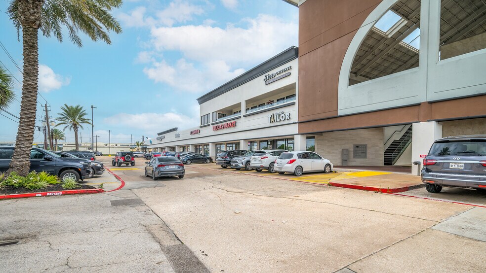 More Photos Of 18301-18313 Egret Bay Blvd, Houston Unknown For Lease