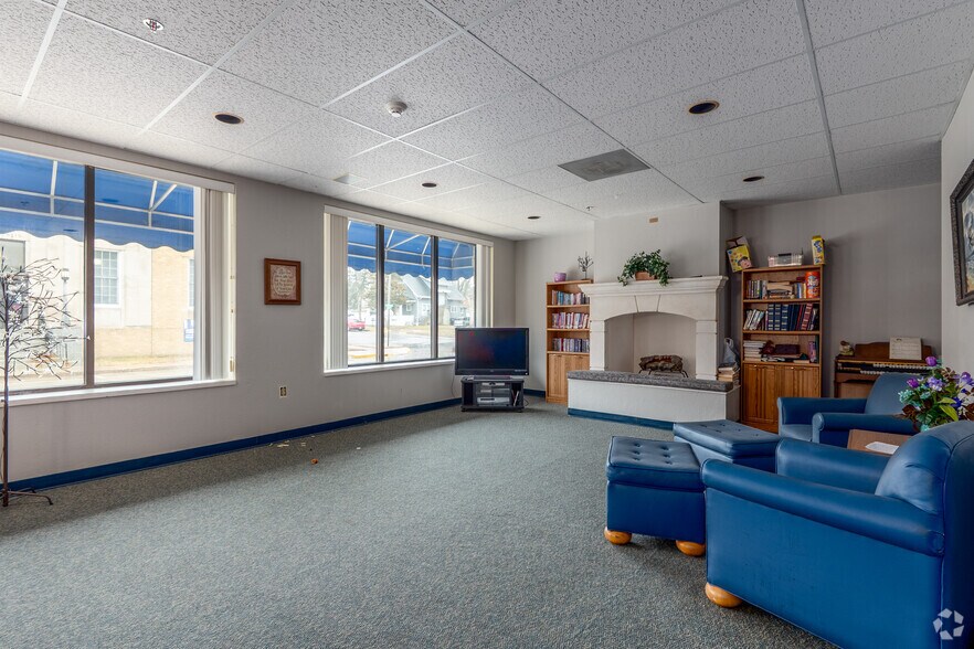 More Photos Of 123 S Pearl St, Berlin Assisted Living For Sale