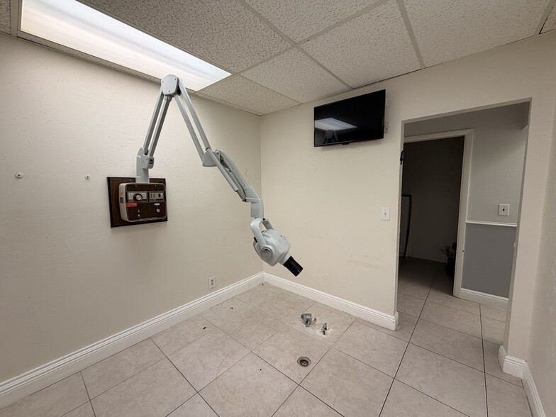 More Photos Of 2331 N State Road 7, Lauderhill Office For Sale