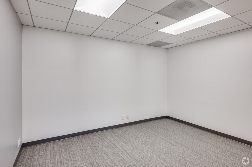 More Photos Of 23101 Lake Center Dr, Lake Forest Office For Lease