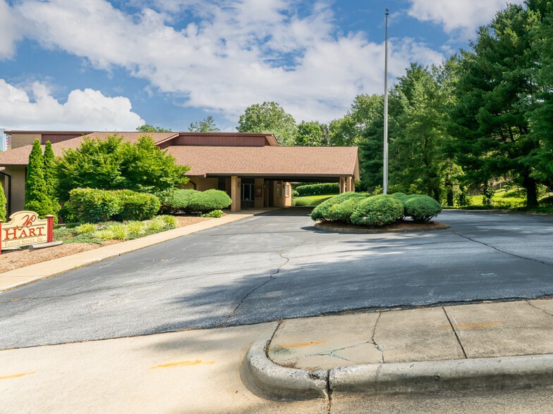 More Photos Of 60 Phifer St, Asheville Medical For Sale