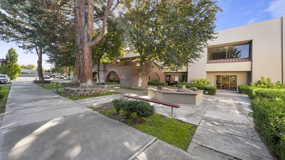 Primary Photo Of 3311 W Clearwater Ave, Kennewick Office For Sale