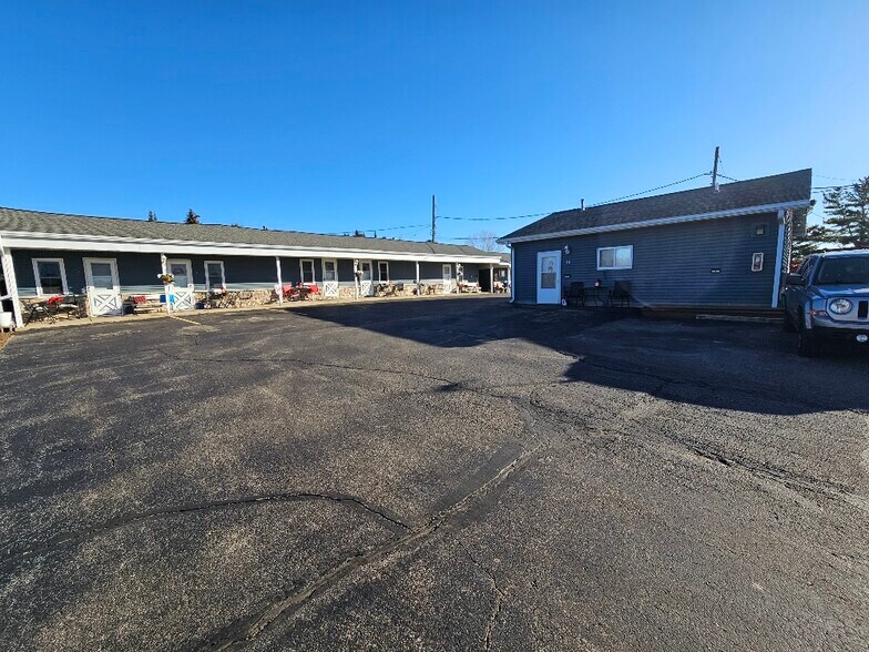 More Photos Of 1305 N Superior Ave, Tomah Apartments For Sale