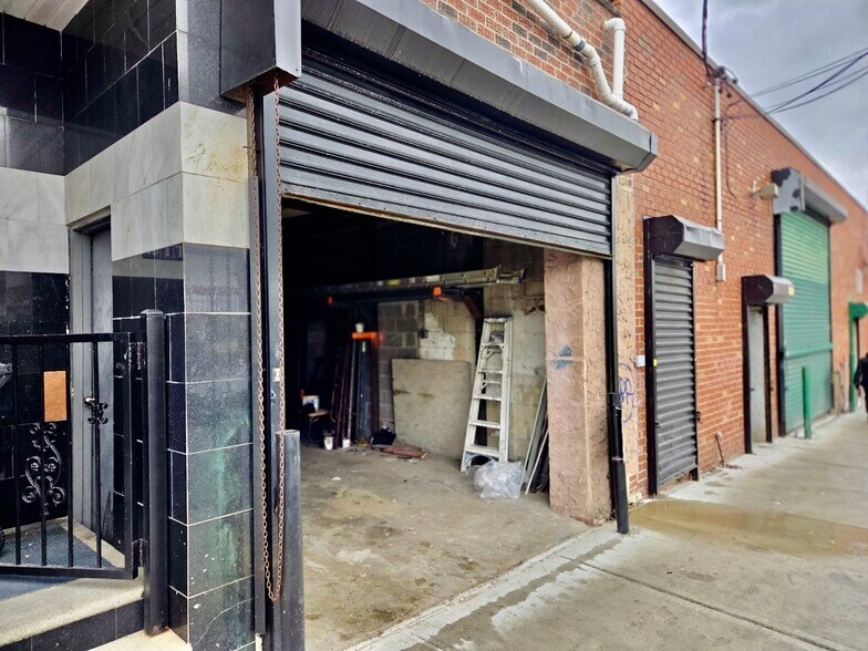 More Photos Of 9115 188th St, Hollis Flex For Sale