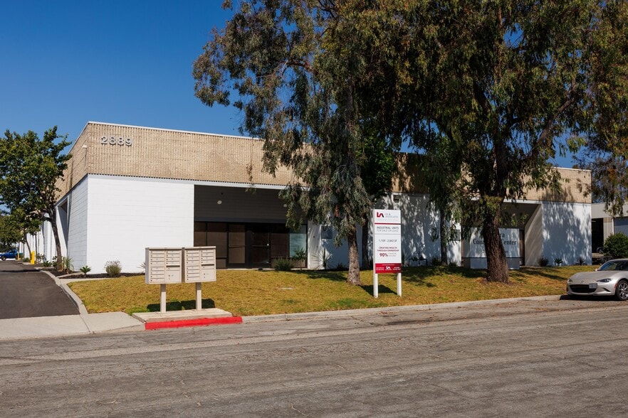More Photos Of 2889 Bunsen Ave, Ventura Warehouse For Lease