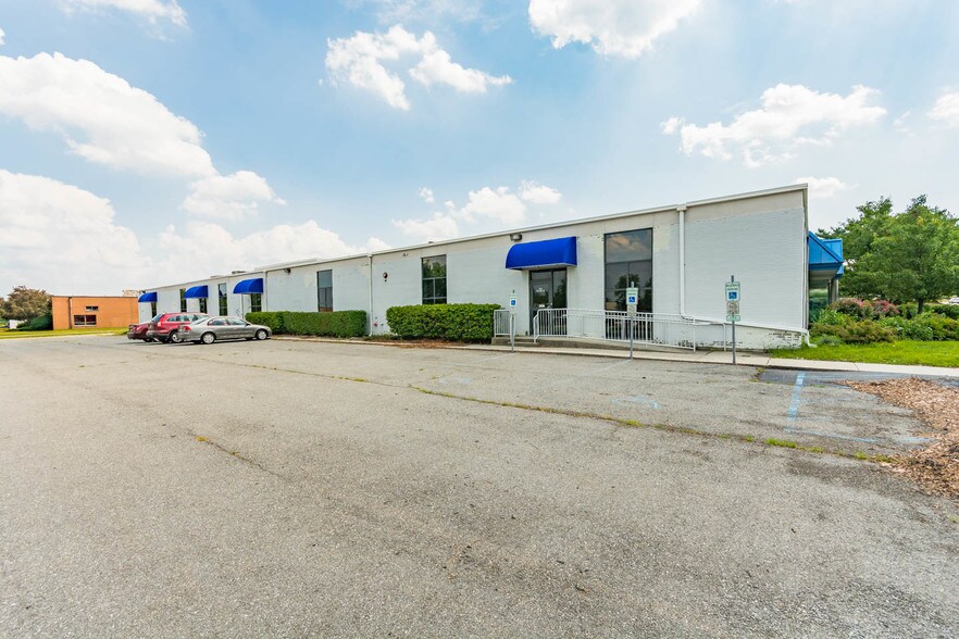 More Photos Of 528 Fellowship Rd, Mount Laurel Light Distribution For Lease