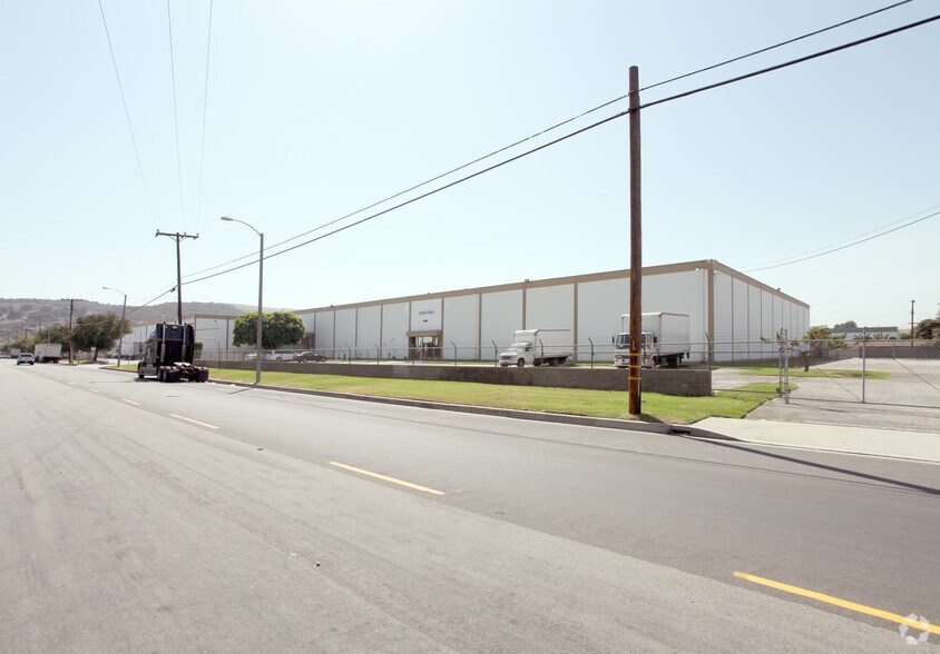 More Photos Of 515 S 6th Ave, La Puente Distribution For Sale