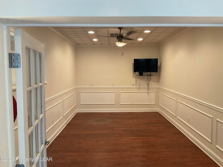 More Photos Of 22 S Prospect St, Nanticoke Office For Sale