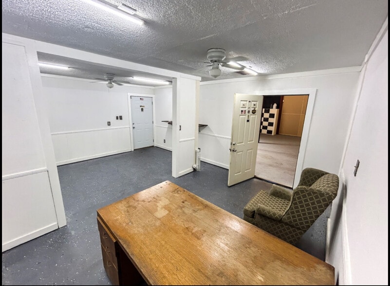 More Photos Of 1901 Hollingshed Rd, Irmo Warehouse For Sale