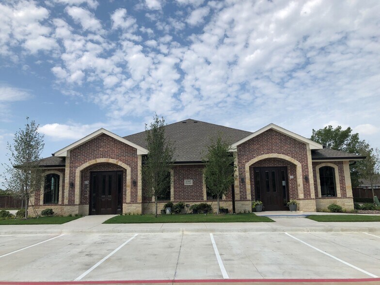 More Photos Of 1707 E Beltline Rd, Coppell Medical For Lease