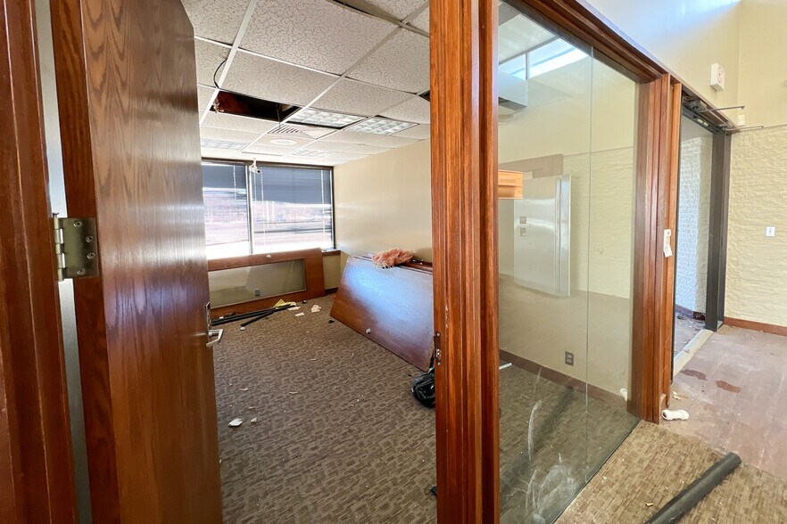 More Photos Of 3200 E Memorial Rd, Edmond Medical For Sale