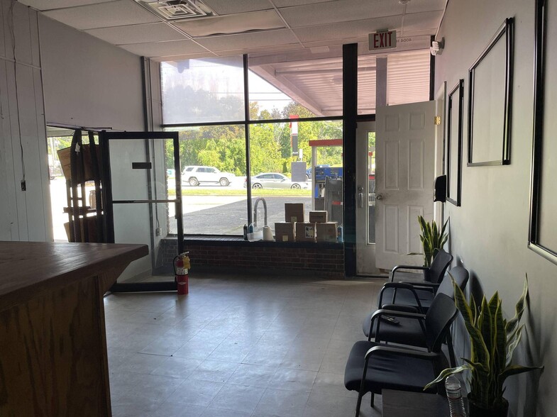 More Photos Of 4004 Hixson Pike, Chattanooga Service Station For Sale