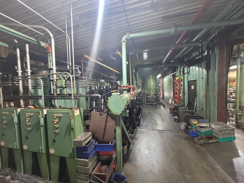 More Photos Of 1 7th St SW, Chisholm Manufacturing For Sale