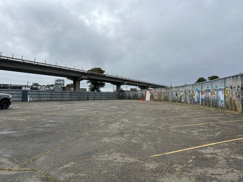 More Photos Of 1019 High St, Oakland Manufacturing For Lease