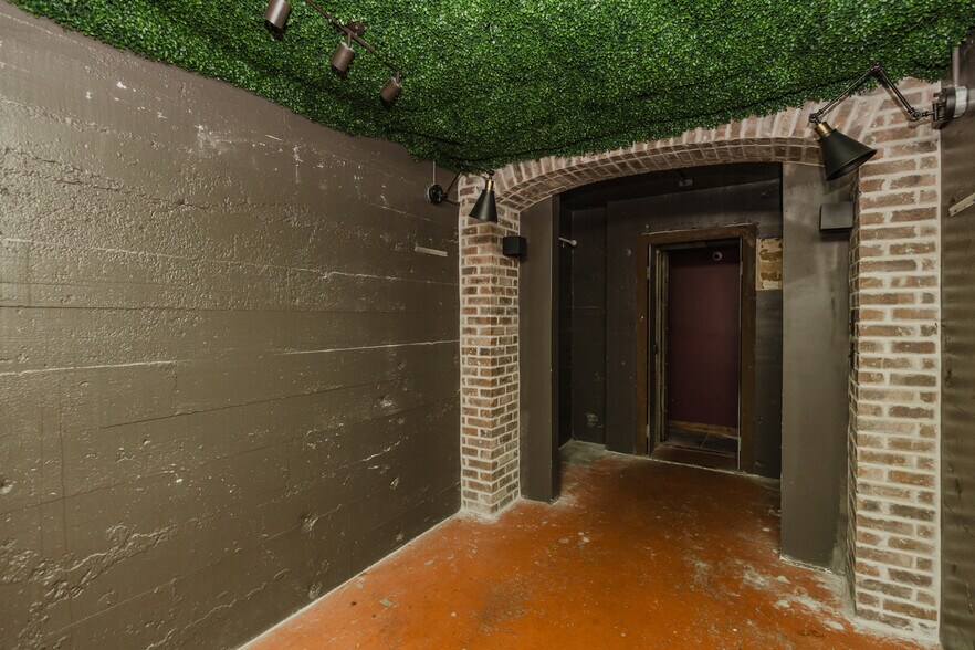 More Photos Of 1001 W Douglas Ave, Wichita Storefront For Sale