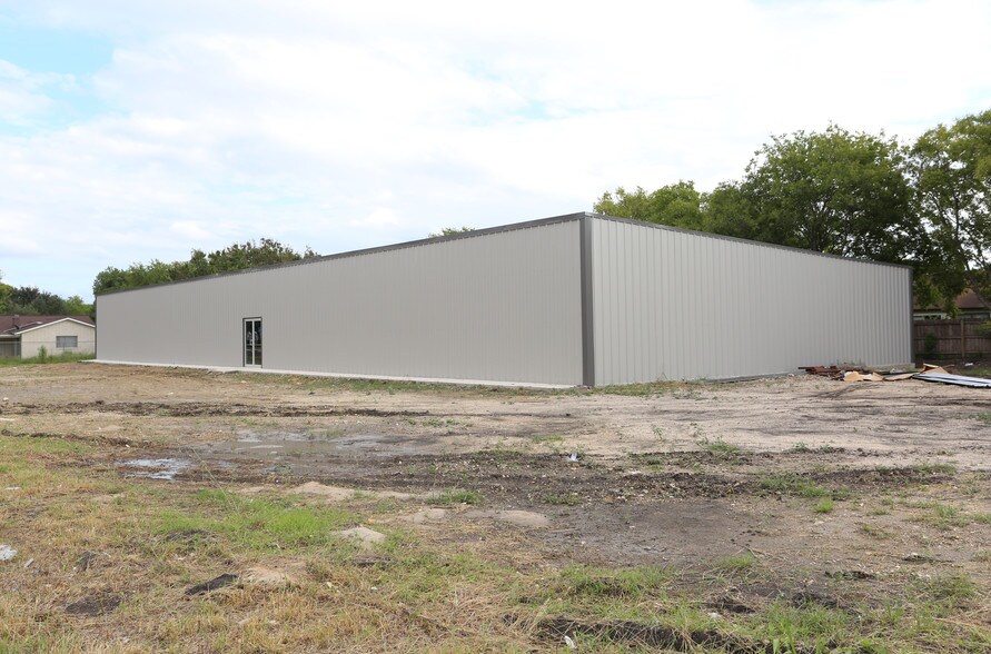 More Photos Of 4700-4790 Binz Engleman Rd, San Antonio Storefront Retail Office For Sale