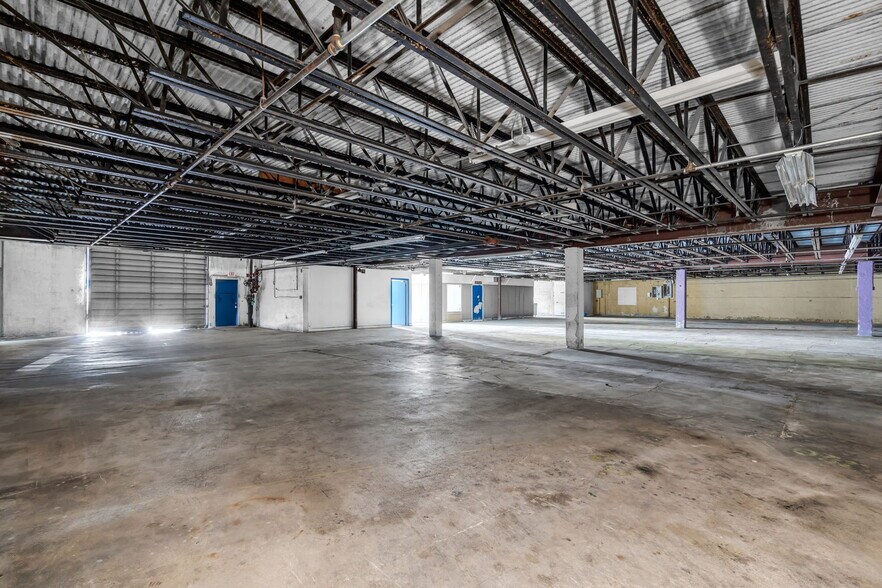 More Photos Of 7361-7391 NW 78th St, Medley Warehouse For Lease
