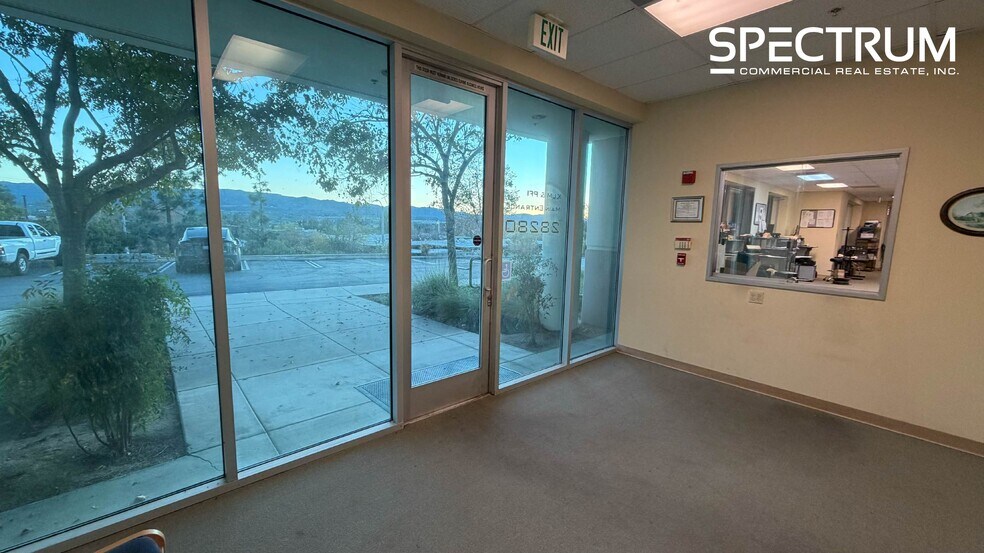 More Photos Of 28288 Alta Vista Ave, Valencia Distribution For Lease