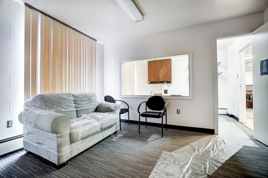 More Photos Of 1106 E High St, Springfield Schools For Sale