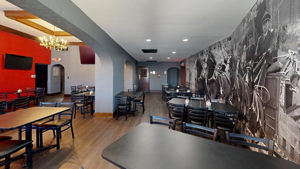 More Photos Of 4200 S Grand Blvd, Saint Louis Restaurant For Lease