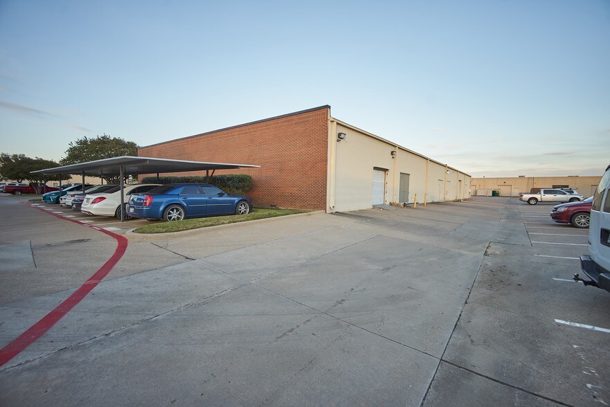 More Photos Of 11496 Luna Rd, Farmers Branch Flex For Lease