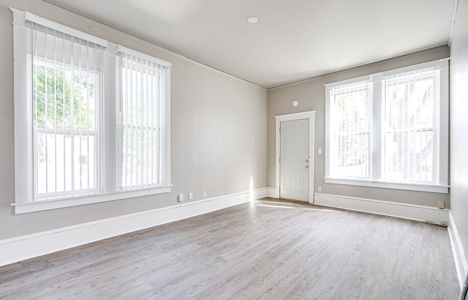 More Photos Of 924 W 5th St, Appleton Apartments For Sale