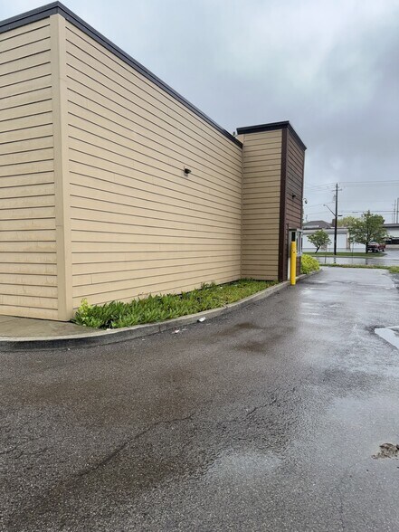 More Photos Of 3941 Broadway St, Cheektowaga Freestanding For Sale