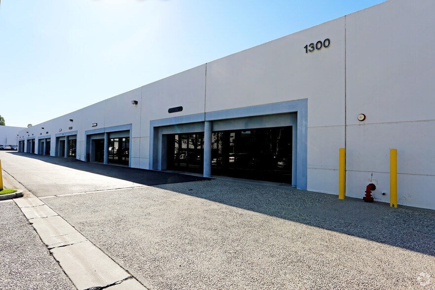 More Photos Of 1300 Pioneer St, Brea Warehouse For Lease
