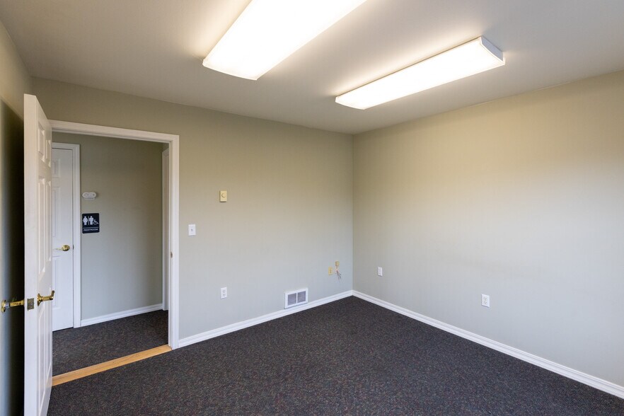More Photos Of 708 Columbia St, Hood River Office Residential For Sale