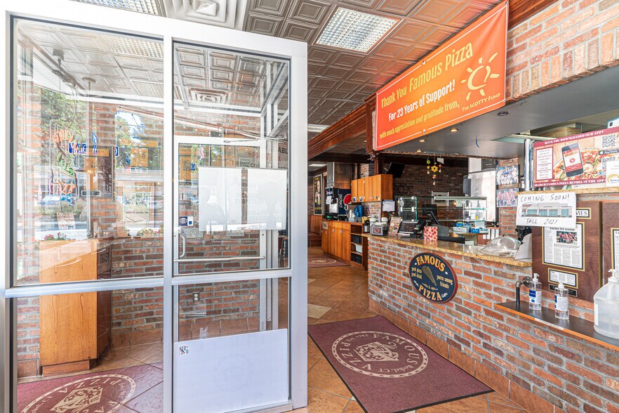 More Photos Of 1-7 Pt Barnum Sq, Bethel Restaurant For Lease