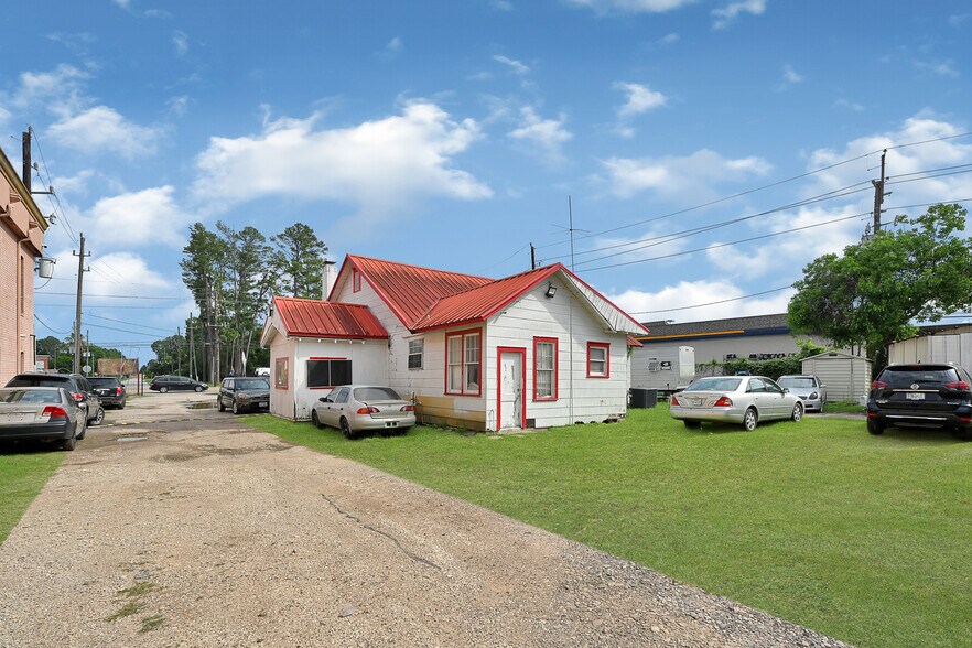 More Photos Of 1710 Cypress Creek Pkwy, Houston Office For Sale