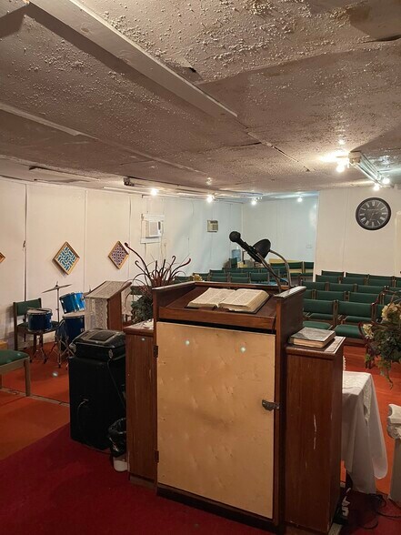 More Photos Of 8536 Scott St, Houston Religious Facility For Sale