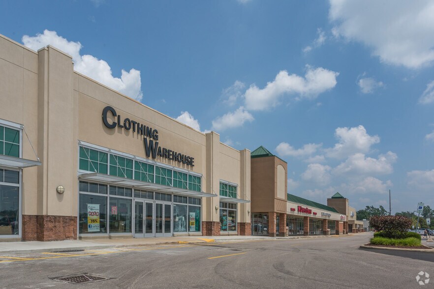More Photos Of 1029-1209 N Court St, Medina General Retail For Lease