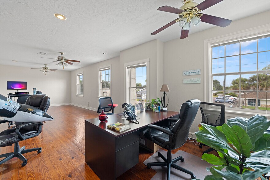More Photos Of 7024 Central Ave, Saint Petersburg Medical For Lease