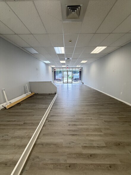 More Photos Of 310 Washington Ave, North Haven Freestanding For Lease