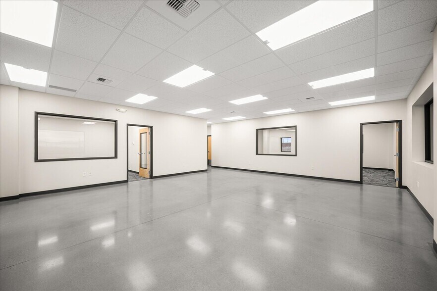 More Photos Of 19407 E Garland Ave, Spokane Valley Warehouse For Lease