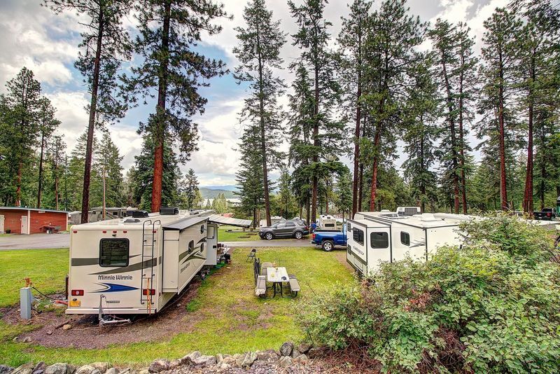 More Photos Of 23113 Rollins Lakeshore Dr, Rollins General Retail For Sale