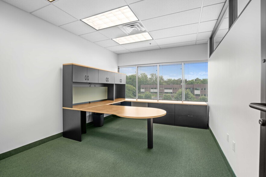 More Photos Of 46650 Corporate Dr, Lexington Park Office For Sale