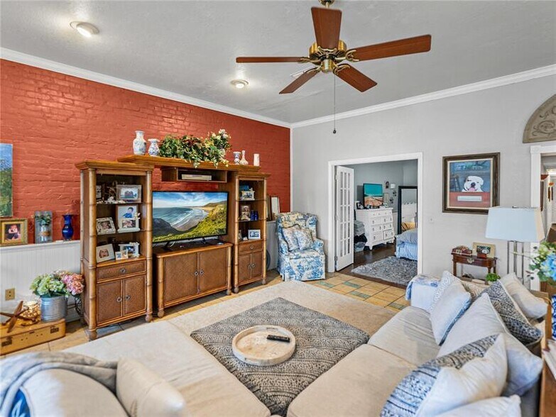 More Photos Of 135 S Central Ave, Bartow Storefront Retail Residential For Sale