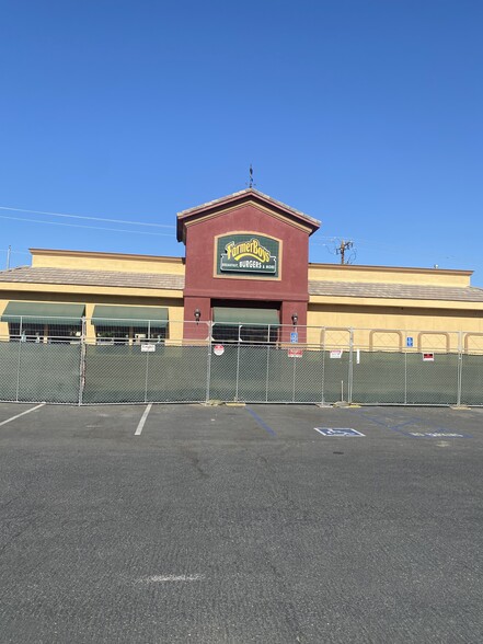 More Photos Of 4920 Gosford Rd, Bakersfield Fast Food For Sale