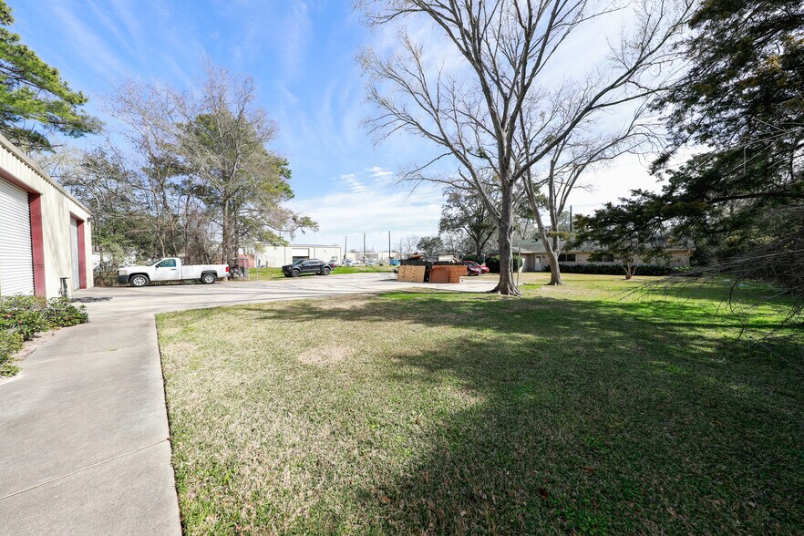 More Photos Of 3339 Marks Rd, Houston Warehouse For Lease