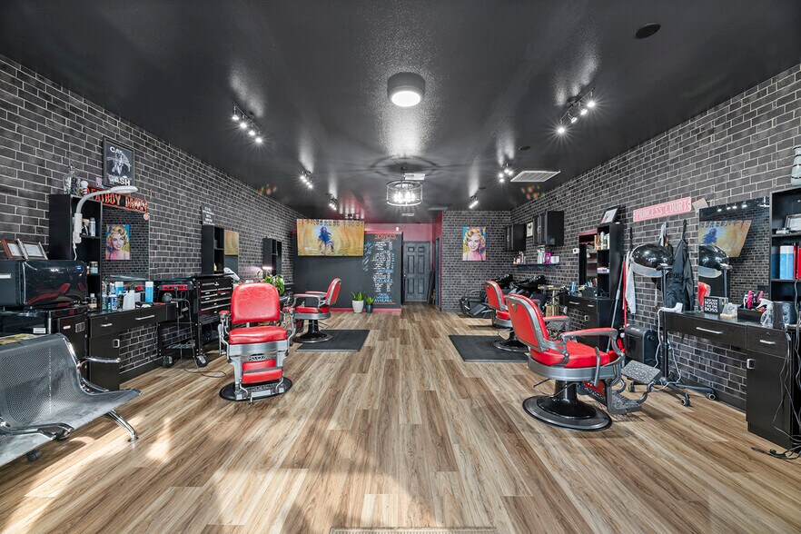 More Photos Of 144 Merlin Rd, Merlin Office For Sale