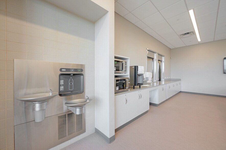 More Photos Of 3610-3626 West Ave, San Antonio Office For Sale