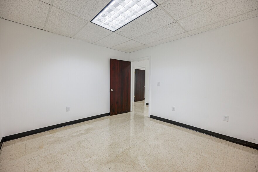 More Photos Of 20 Willow Springs Cir, York Warehouse For Sale