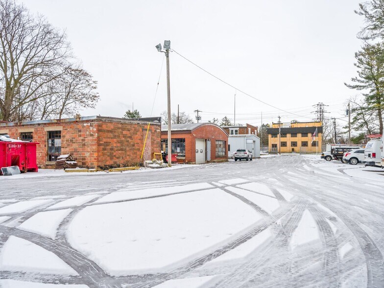 More Photos Of 50 Franklin St, Batavia Flex For Sale